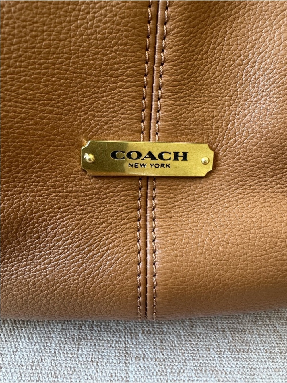 Authentic COACH Large Avery Hobo Bag - Picture 3 of 9